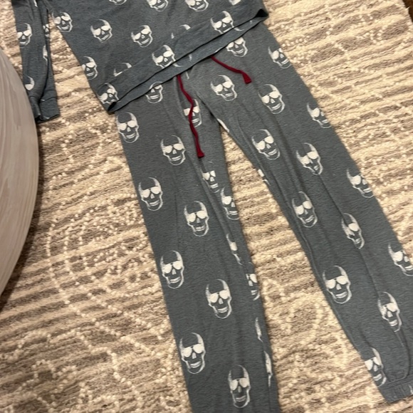PJ salvage skull pajama set in excellent condition! Size XS women’s. - Picture 4 of 8